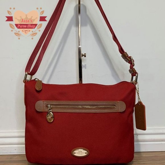 ❤️Coach Signature Fabric Bag❤️ - Picture 1 of 8